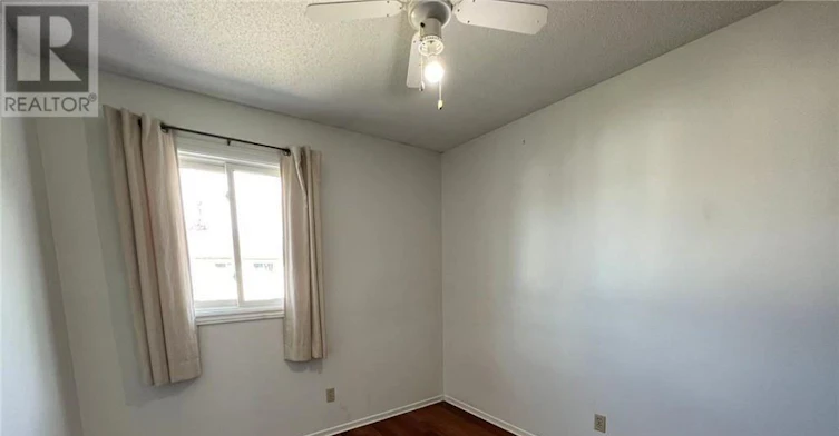 61 Elvaston Avenue, Ottawa, ON, K2G 3X6 - 11