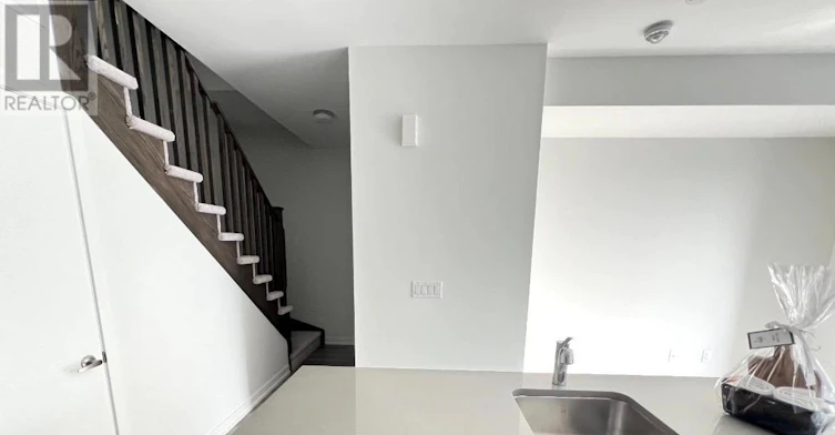 10-3421 Ridgeway Drive, Mississauga, ON, L5L 0C1 - 10