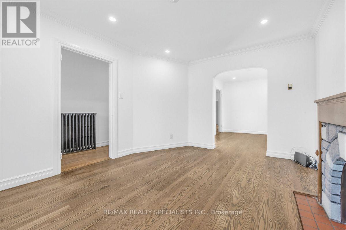MAIN & 2ND-1035 Briar Hill Avenue, Toronto, ON, M6B 1M6 - 13