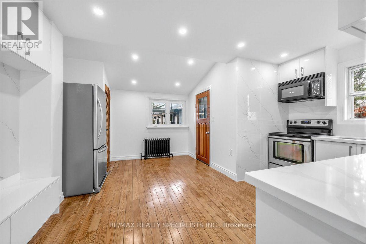 MAIN & 2ND-1035 Briar Hill Avenue, Toronto, ON, M6B 1M6 - 6