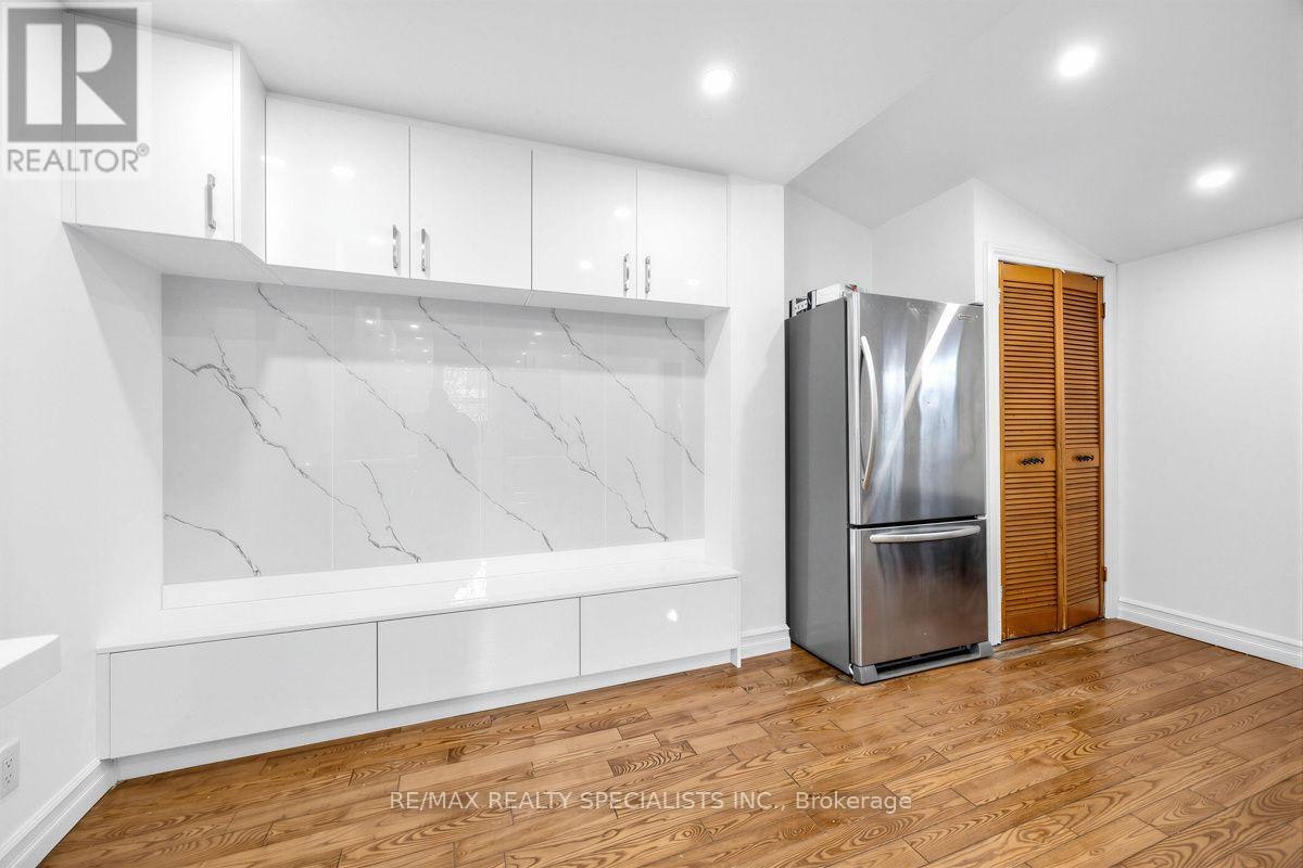 MAIN & 2ND-1035 Briar Hill Avenue, Toronto, ON, M6B 1M6 - 28