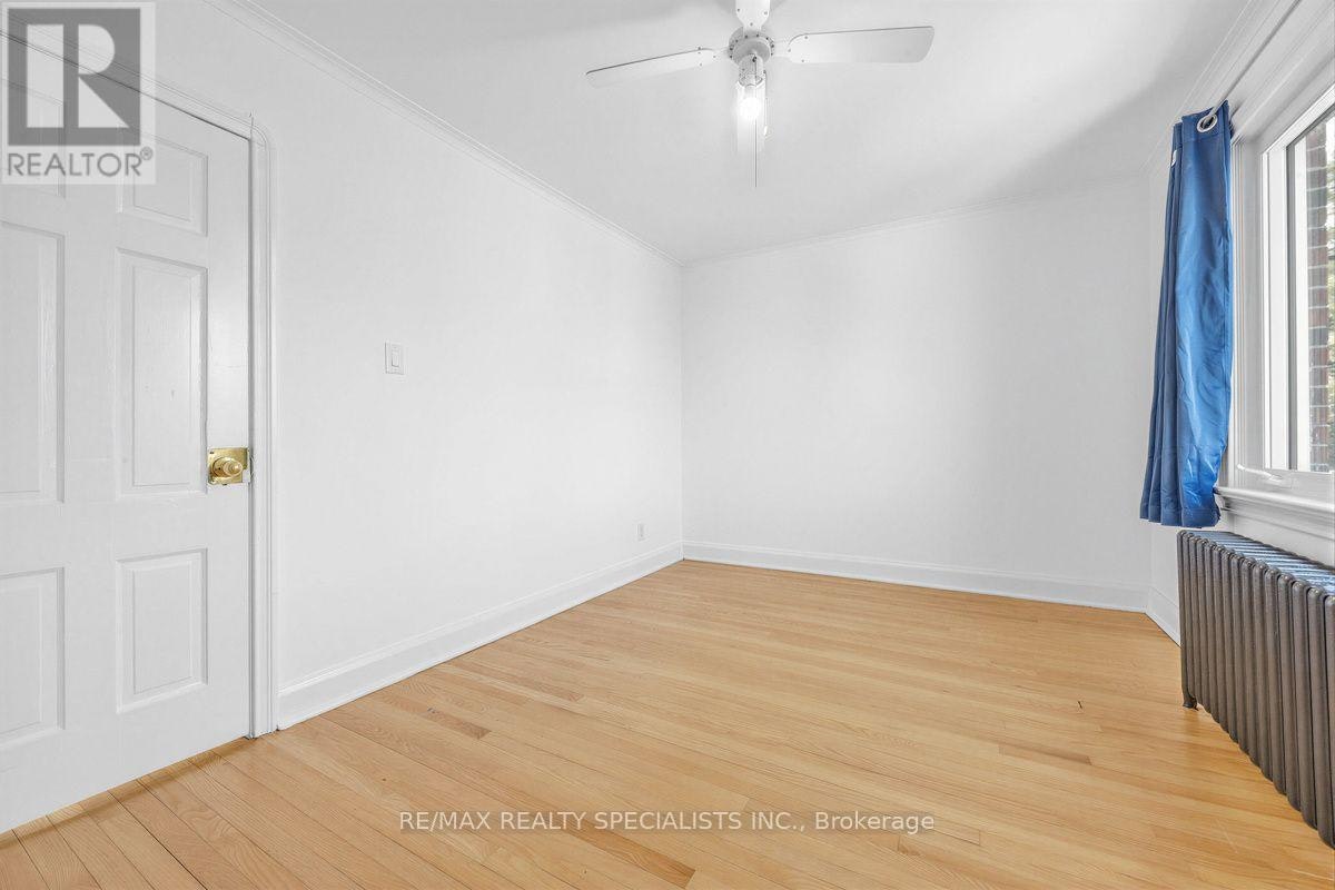 MAIN & 2ND-1035 Briar Hill Avenue, Toronto, ON, M6B 1M6 - 24