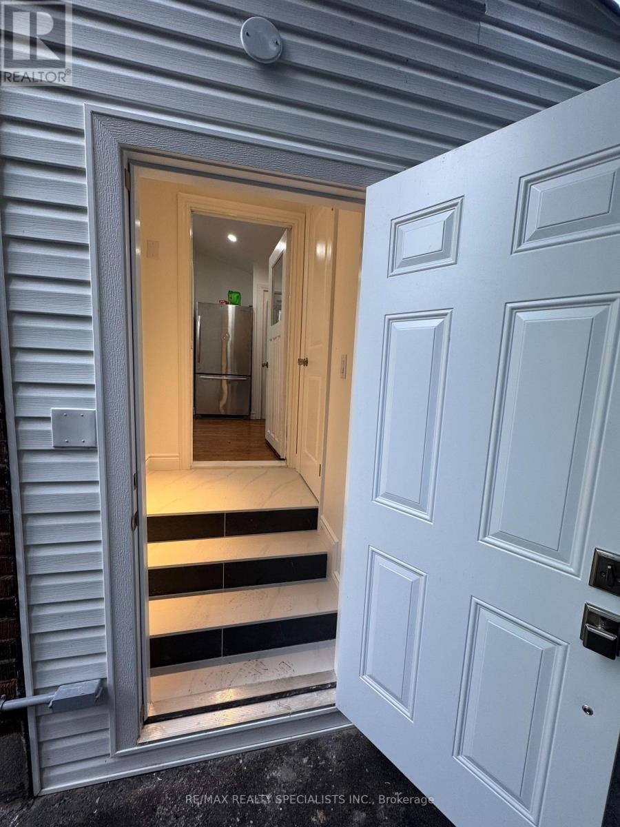 MAIN & 2ND-1035 Briar Hill Avenue, Toronto, ON, M6B 1M6 - 34