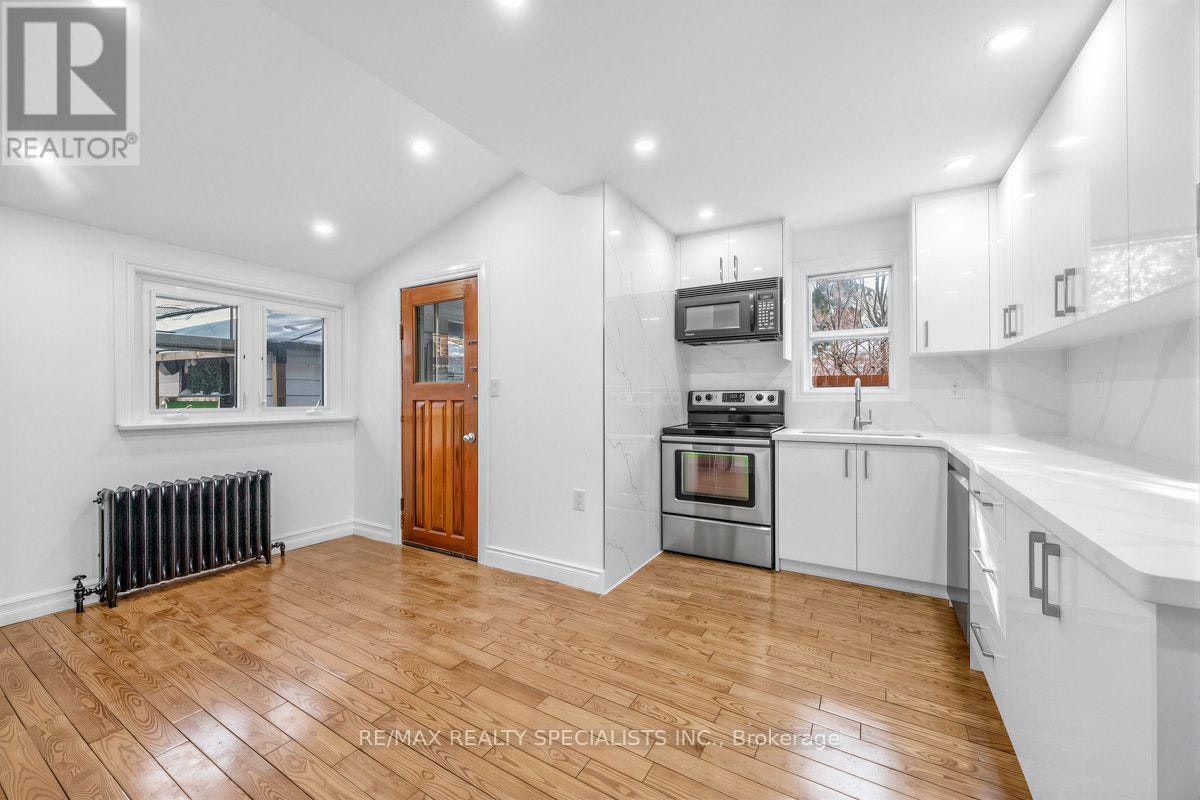 MAIN & 2ND-1035 Briar Hill Avenue, Toronto, ON, M6B 1M6 - 5