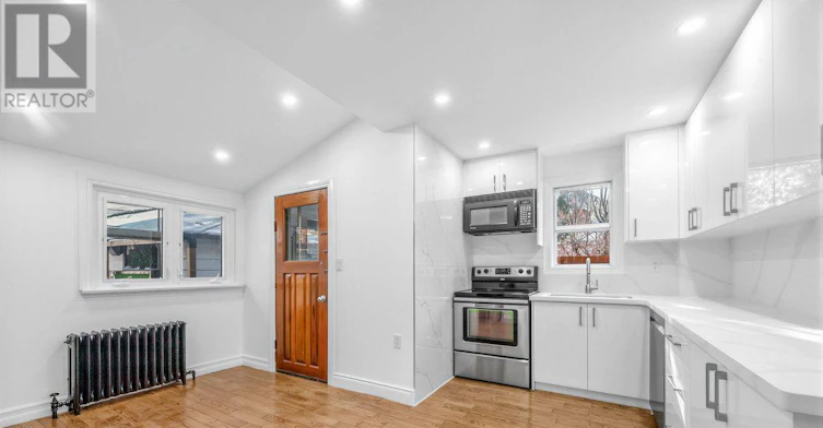 MAIN & 2ND-1035 Briar Hill Avenue, Toronto, ON, M6B 1M6 - 5