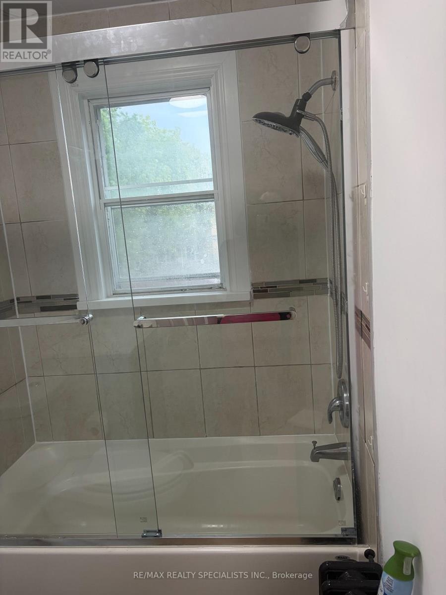 MAIN & 2ND-1035 Briar Hill Avenue, Toronto, ON, M6B 1M6 - 33