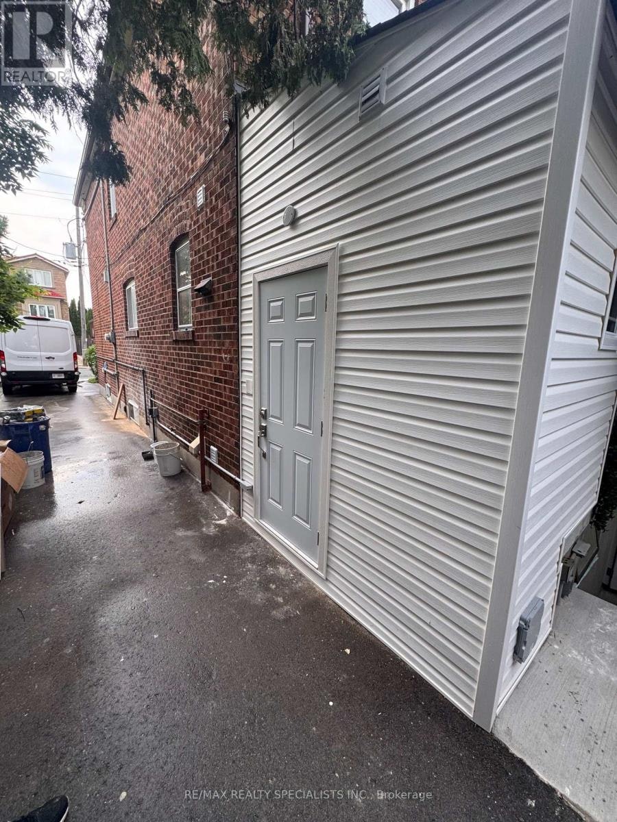 MAIN & 2ND-1035 Briar Hill Avenue, Toronto, ON, M6B 1M6 - 35