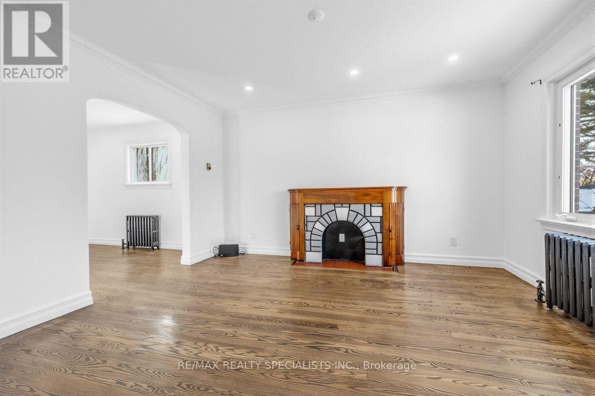MAIN & 2ND-1035 Briar Hill Avenue, Toronto, ON, M6B 1M6 - 14