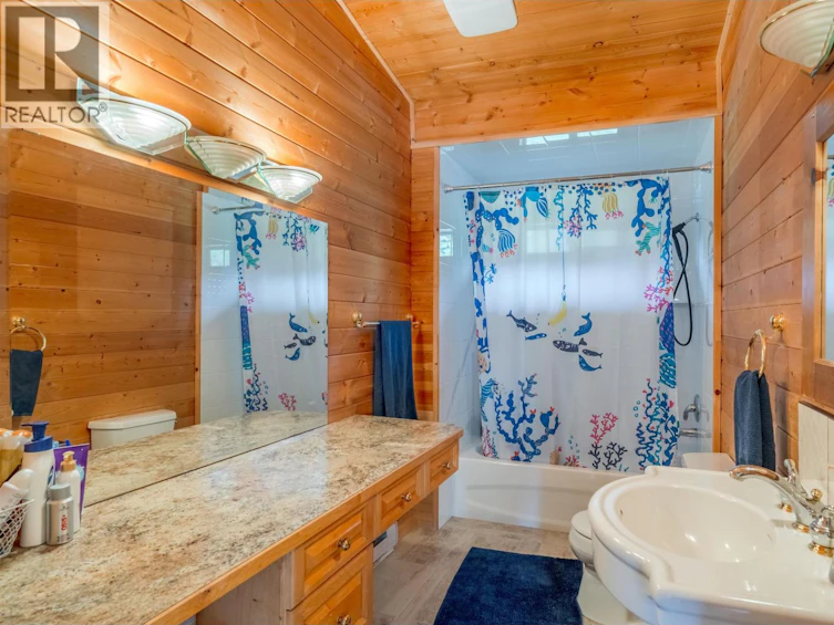 7118 Noveta Road, Bridge Lake, BC, V0K 1X2 - 33
