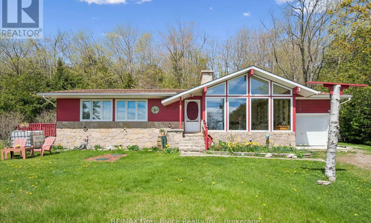 25 Shoreline Drive