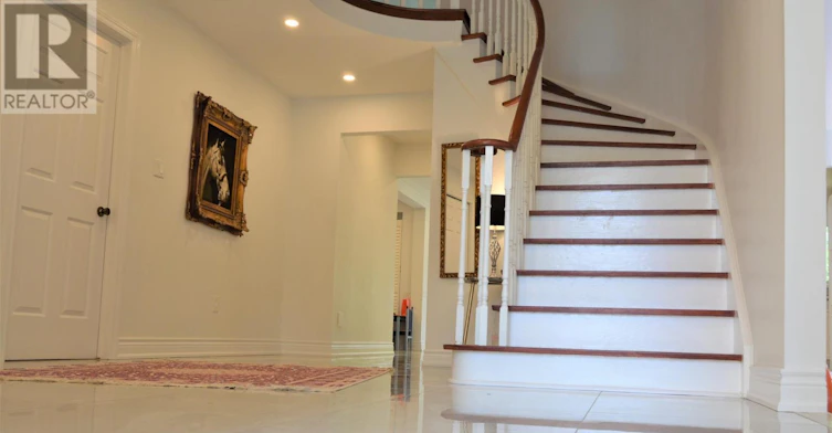 MAIN FLOOR-14 Simmons Crescent, Aurora, ON, L4G 6B4 - 2