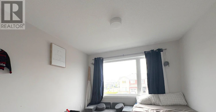 719 Derreen Avenue, Ottawa, ON, K2S 2Y9 - 18