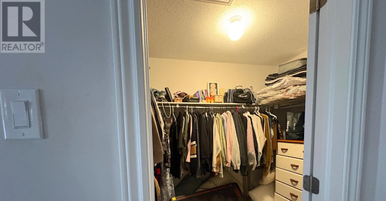 719 Derreen Avenue, Ottawa, ON, K2S 2Y9 - 28