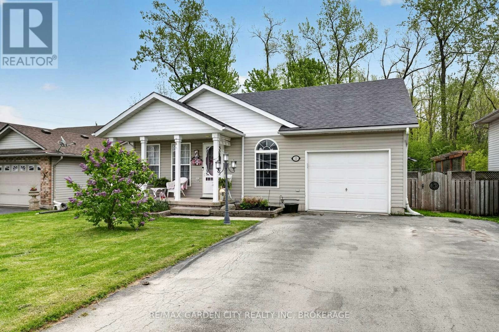 11 Rochelle Crescent, Fort Erie, ON, L0S 1N0