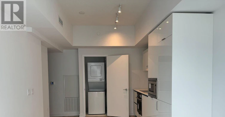 1807-238 Simcoe Street, Toronto, ON, M5T 3B9 - 5