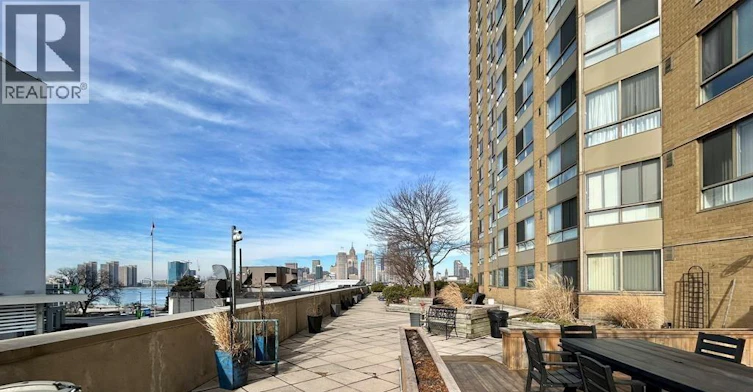 901-75 Riverside Drive East, Windsor, ON, N9A 7C4 - 22
