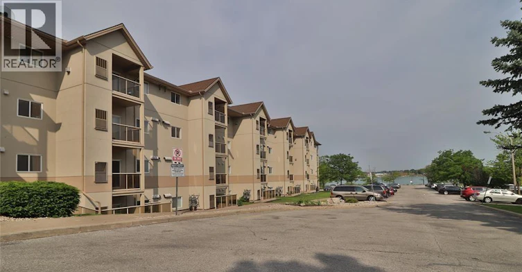 201-3000 Sandwich Street, Windsor, ON, N9C 4G3 - 32