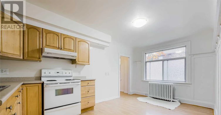 66 Dorval Drive, Toronto, ON, M6P 2B6 - 2