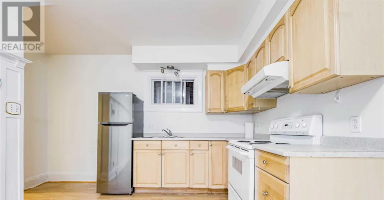 66 Dorval Drive, Toronto, ON, M6P 2B6 - 3