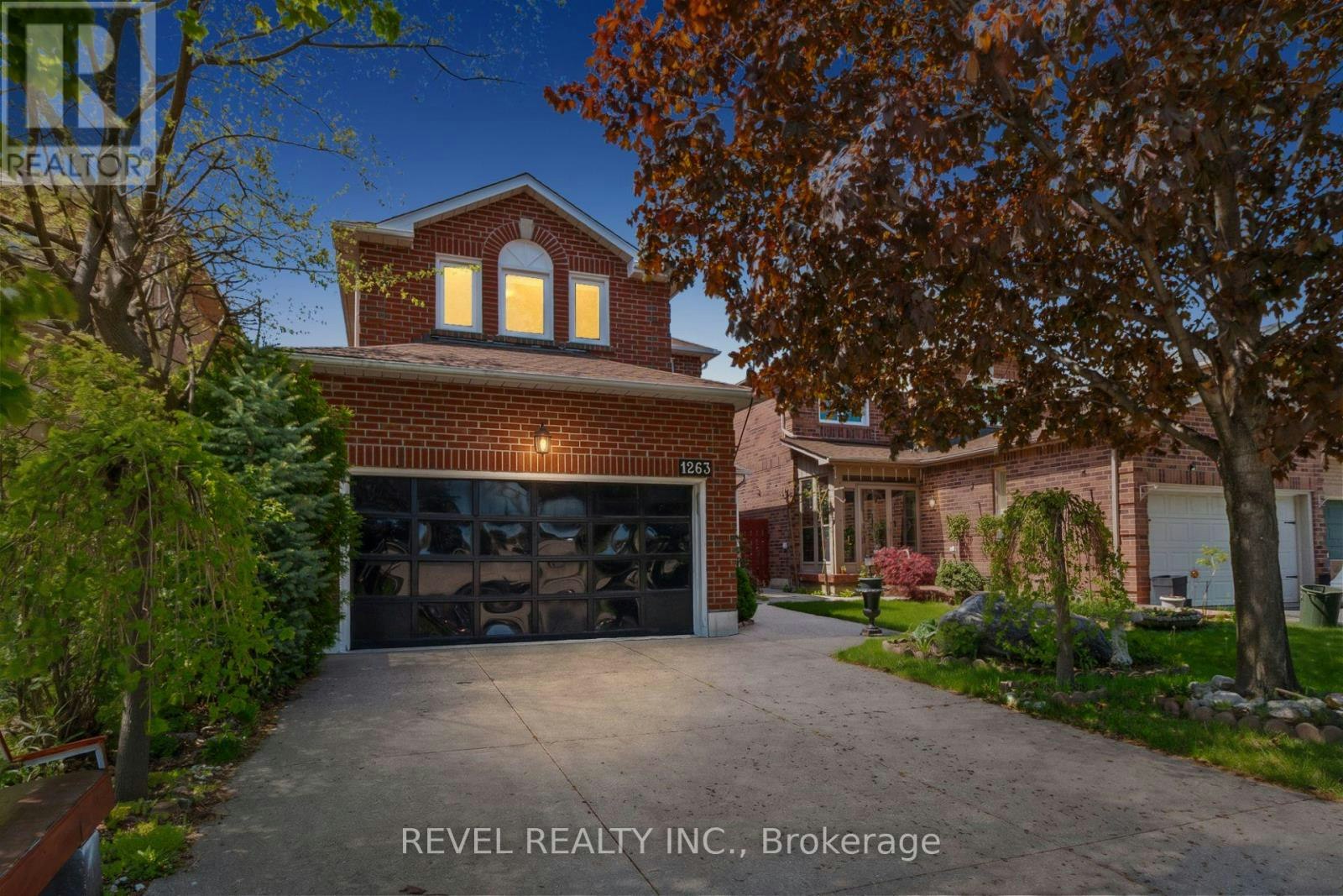 1263 Bantham Street, Mississauga, ON, L5V 1Y8