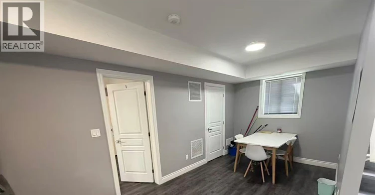 B ROOM 1-495 Mcewan Avenue, Windsor, ON, N9B 2E7 - 2