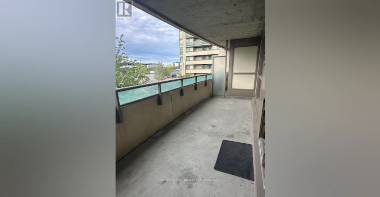 220-75 Norman Bethune Avenue, Richmond Hill, ON, L4B 0B6 - 6