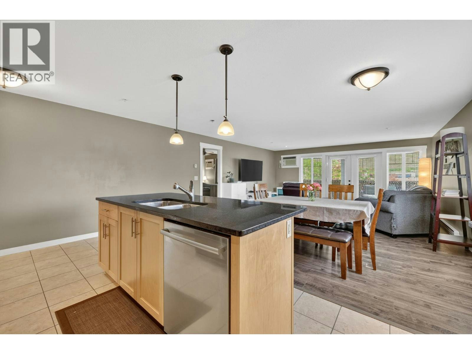 204-10529 Powley Court, Lake Country, BC, V4V 2S2
