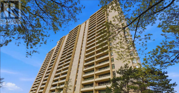 1701-360 Ridelle Avenue, Toronto, ON, M6B 1K1