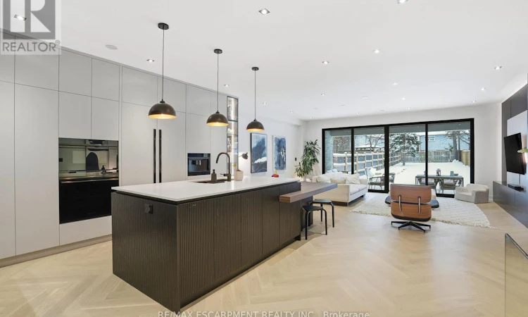 20B Broadview Avenue