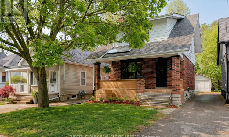 94 Briscoe Street E