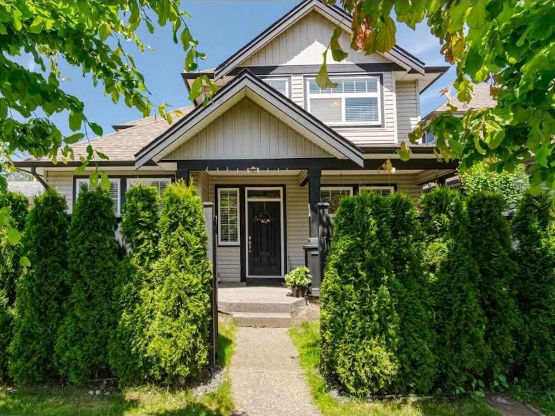 27685 Fraser Highway, Abbotsford BC V4X 1M3