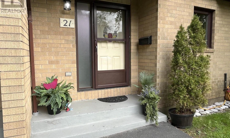 21 Covington Way