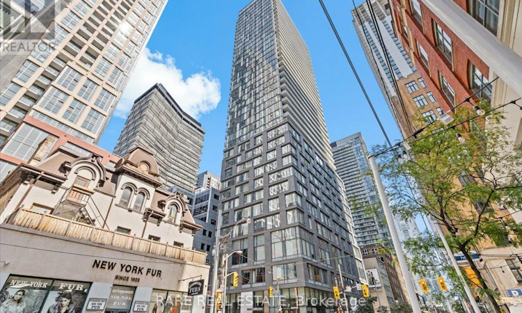 716-101 Peter Street