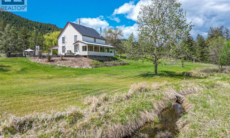1566 Barnhartvale Road