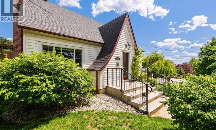 306 N 10th Avenue