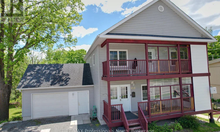 103 St Lawrence Street W