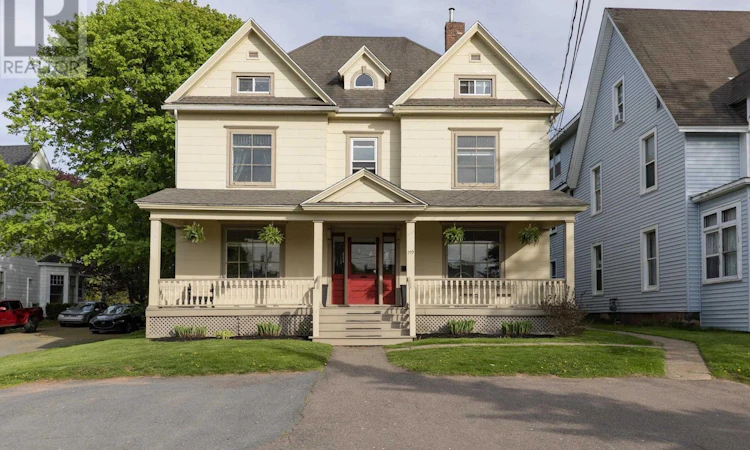 159 Victoria Street E