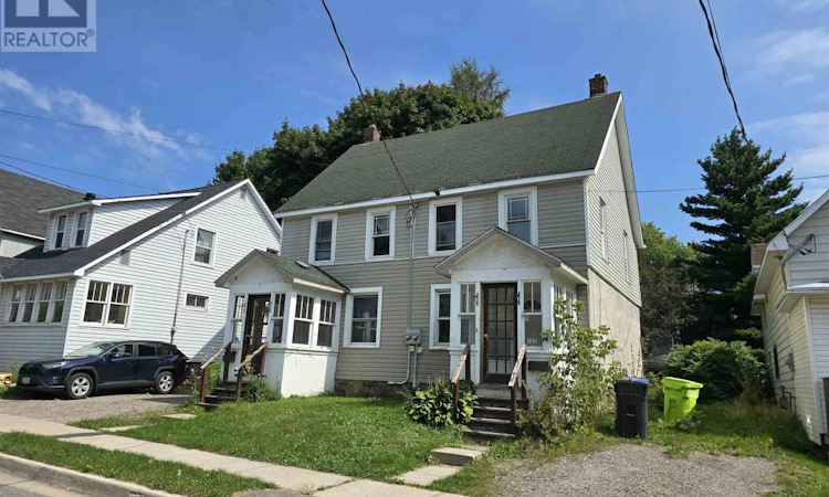 182-184 Woodward Avenue