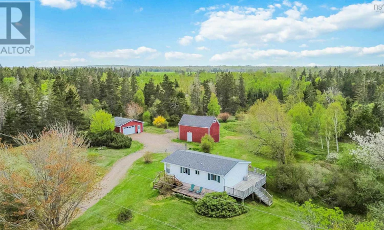 1005 Halls Harbour Road West