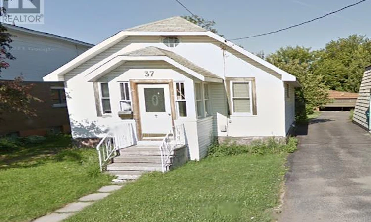37 Algoma Avenue