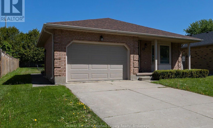 19 Meadowridge Drive