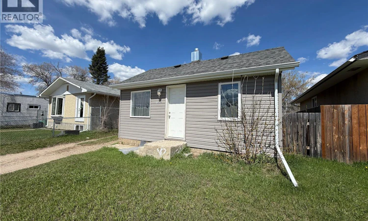 1338 18th Street W