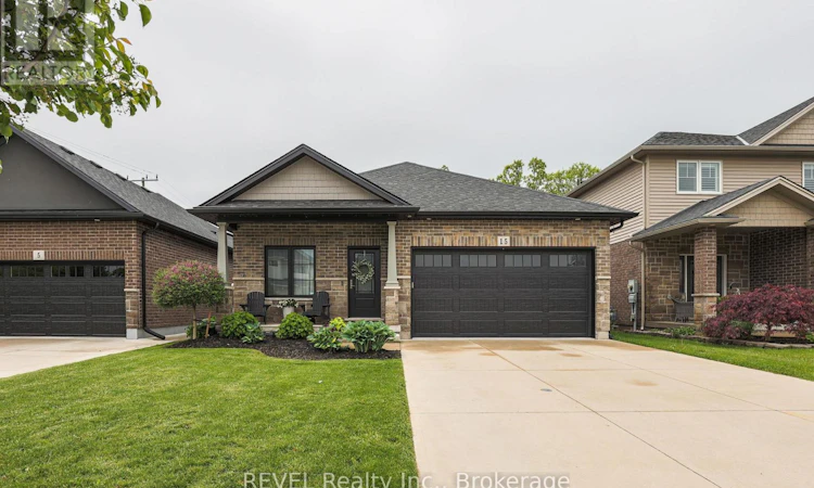 15 Willowbrook Drive