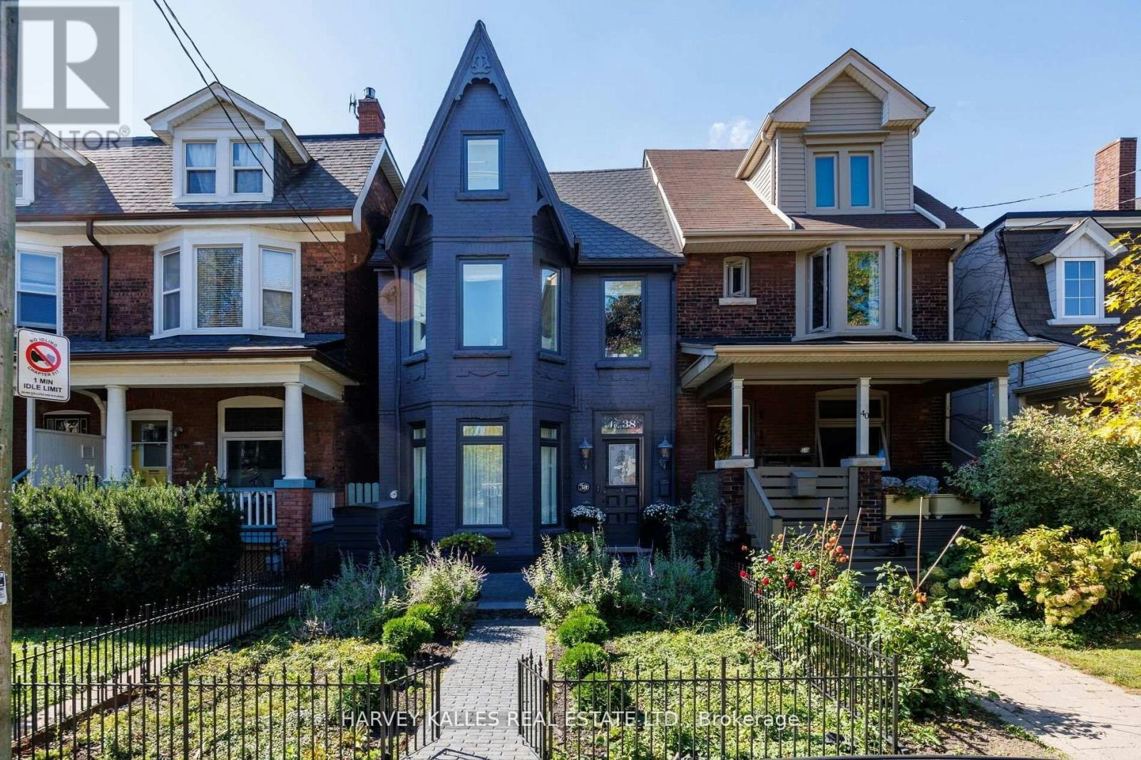 38 Sorauren Avenue, Toronto, ON, M6R 2C7