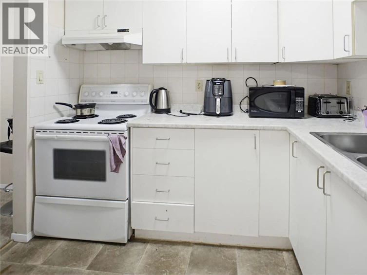 70-1435 Summit Drive, Kamloops, BC, V2E 1S4 - 3