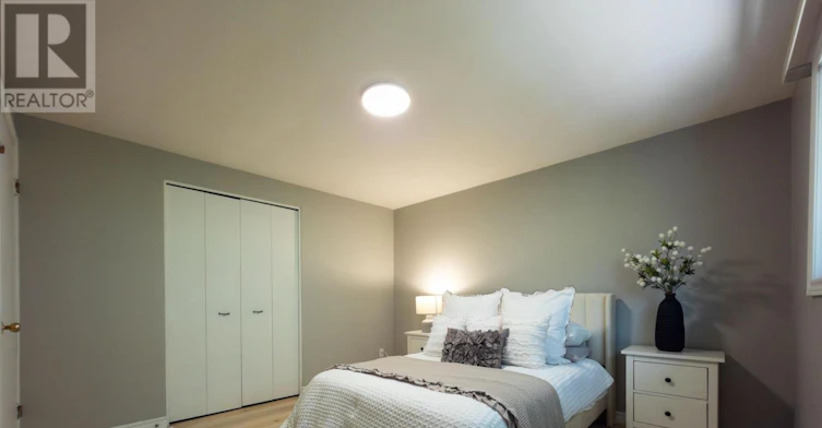 11 Elmsdale Drive, Kitchener, ON, N2E 1H7 - 12