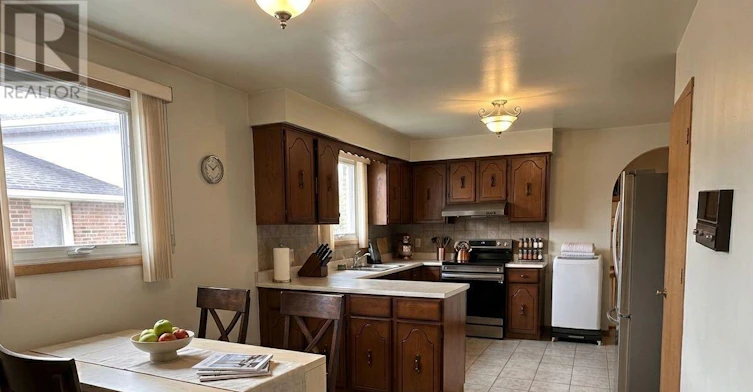 243 Shawnee Circle, Toronto, ON, M2H 2Y3 - 5