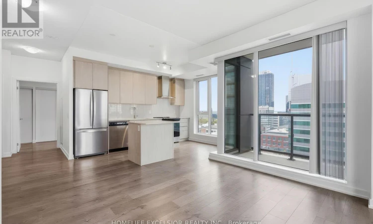 1002-55 Duke Street W