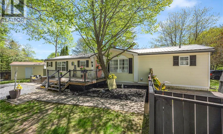 77 Holly Lane