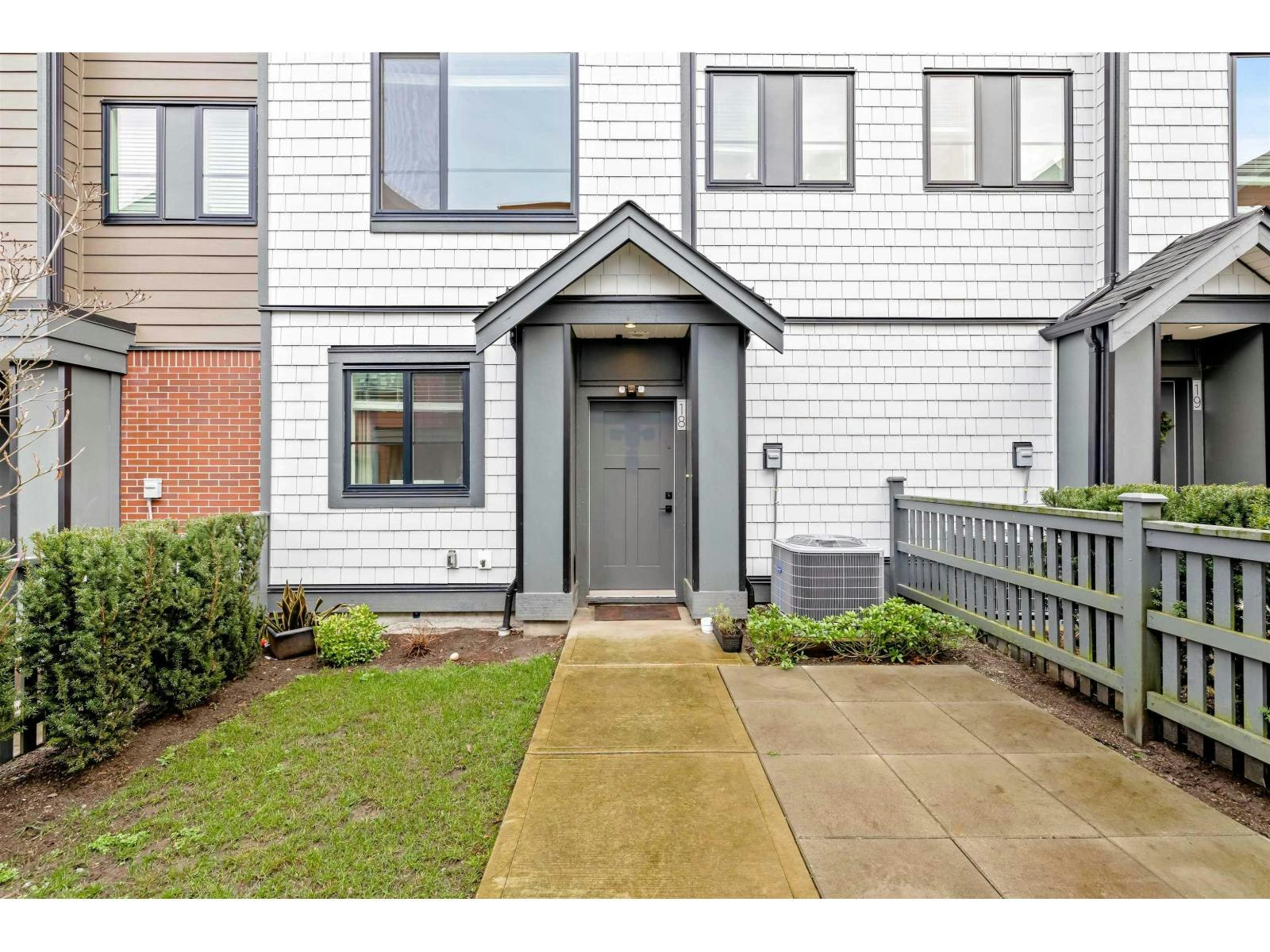 18-19897 75a Avenue, Langley, BC, V2Y 3S2